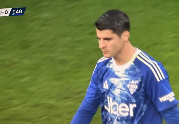 破防了？莫拉塔主动撞倒敌手染黄+清楚换东谈主，此前两失良机